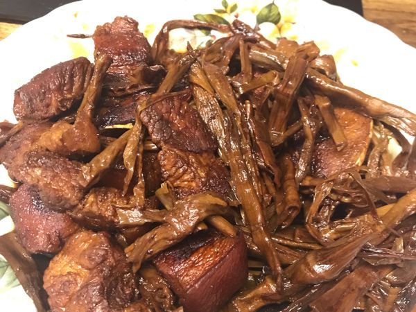 「生酮」筍乾燒肉