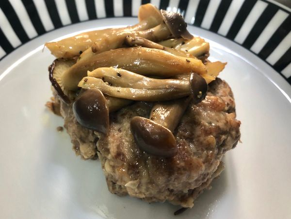 《早安，菇菇漢堡排🐂🐖》