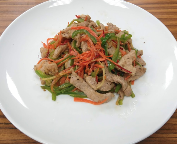 青椒炒肉絲—簡單炒