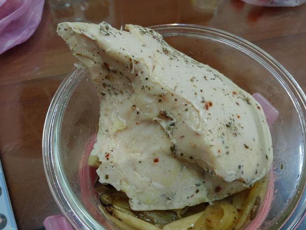 矽膠食物袋+電鍋的僞舒肥雞胸