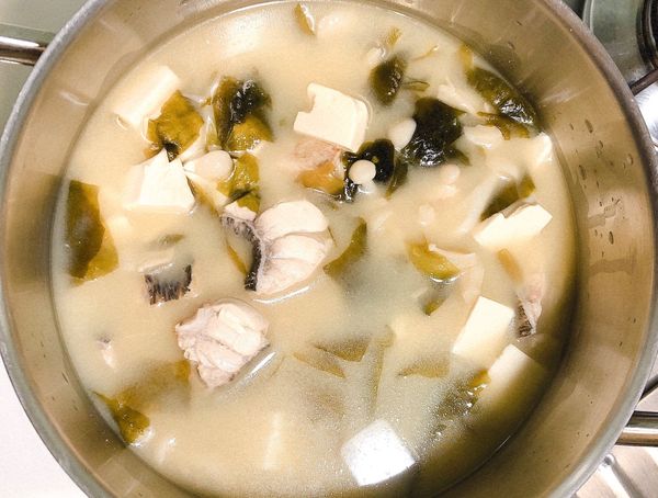 味增旗魚豆腐海帶湯