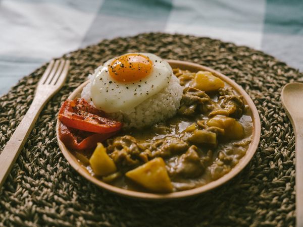 豬肉半熟蛋咖喱飯