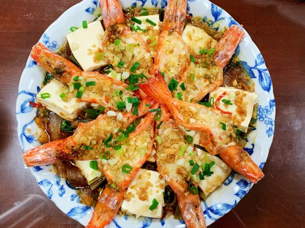 超簡單～蒜蓉鮮蝦粉絲煲！年菜料理