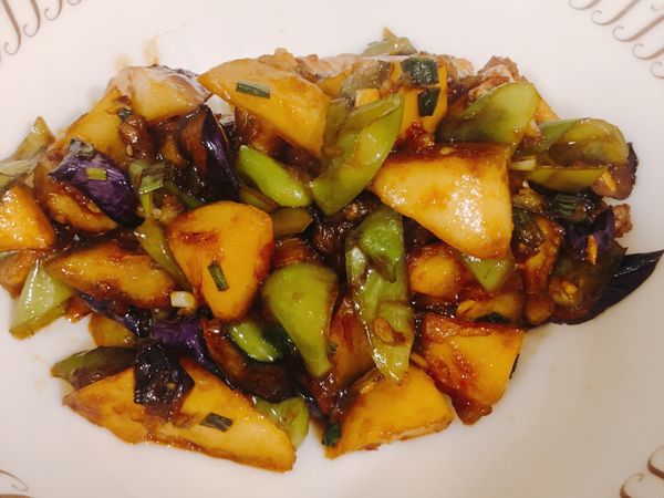 「35元」的中國東北料理 地三鮮