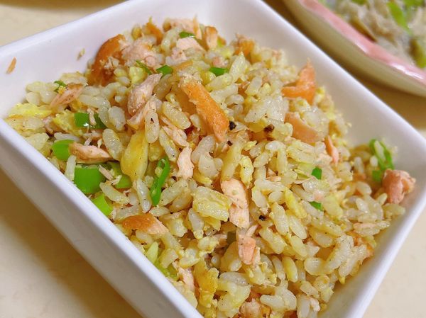 鮭魚蛋炒飯