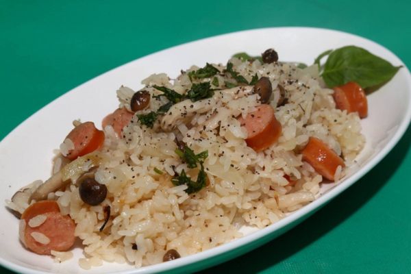 鴻喜菇香腸抓飯