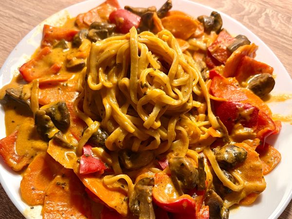 粉紅醬/茄汁奶油義大利麵 （清冰箱料理）