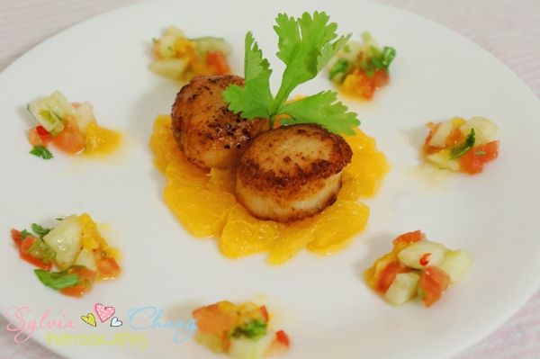 柳橙煎干貝 Tangy Scallop with Salad