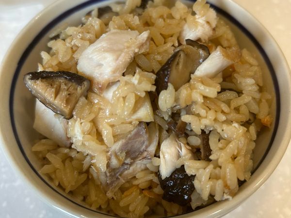 土魠魚香菇蝦米炊飯