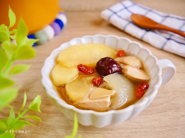 清甜果香好滋味-蘋果洋蔥雞湯