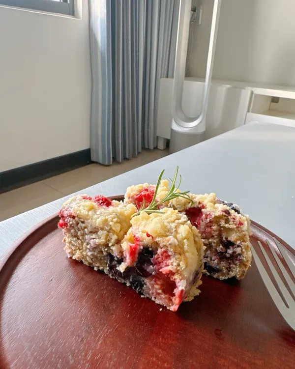 起酥莓果蛋糕