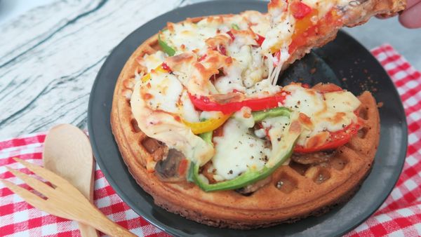 用全素鬆餅粉製作素鬆餅PIZZA