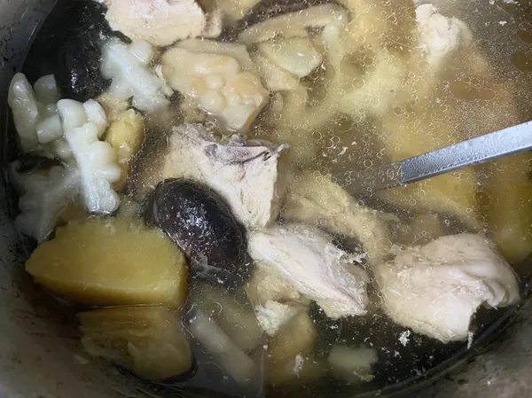 鳳梨苦瓜雞湯（電鍋版）