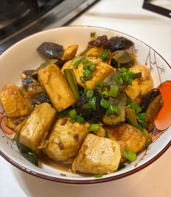紅燒皮蛋豆腐