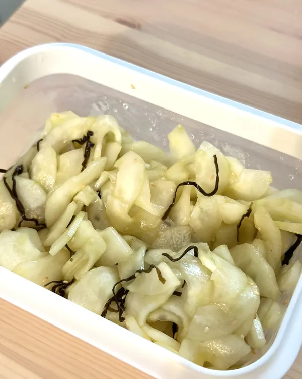清爽可口《鹽昆布醃大黃瓜》