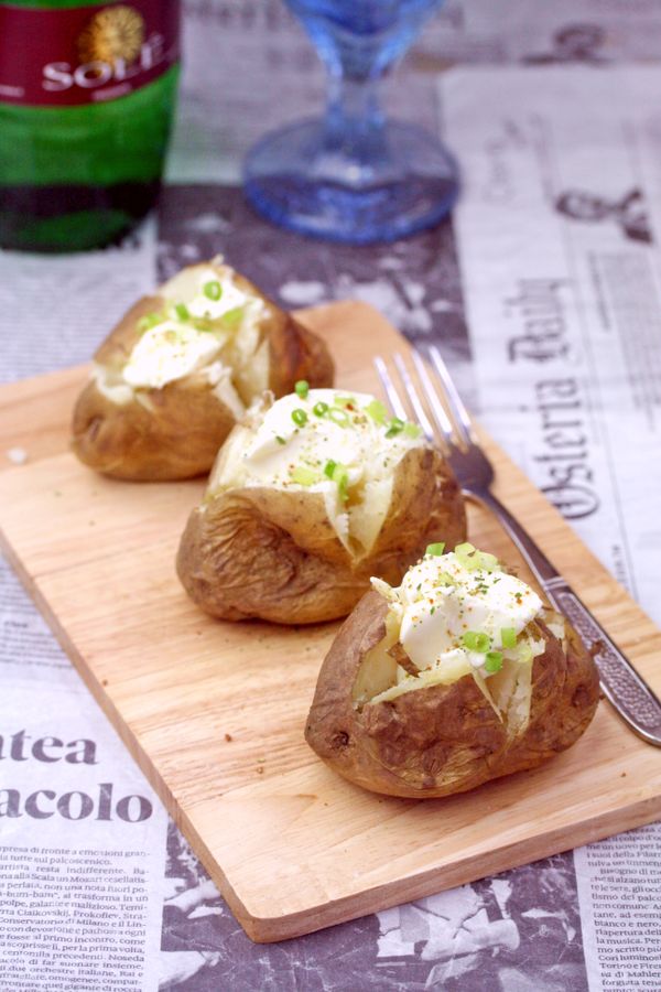 烤美國馬鈴薯佐酸奶