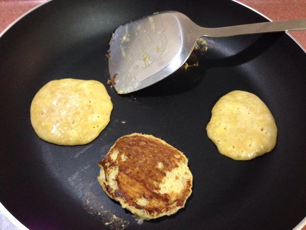 超香甜❤一根香蕉一顆蛋❤超簡單鬆餅DIY