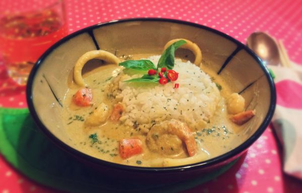 椰汁海鮮綠咖喱