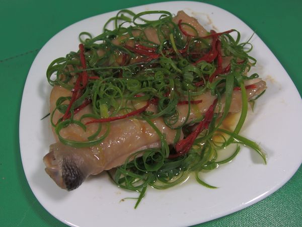 蔥油無骨雞腿[放山古早雞在我家]