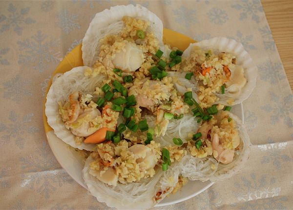 蒜蓉粉絲蒸扇貝