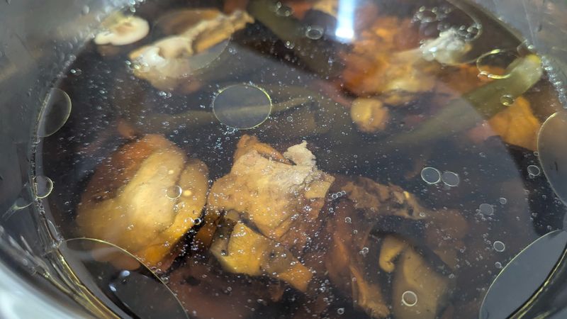 剝皮辣椒雞湯