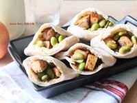 雞腿丁毛豆仁全麥口袋麵包