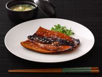 蒲燒虱目魚肚