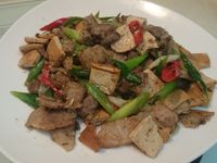 蒜苗鹹豬肉炒豆干