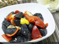 蒜煎彩椒墨魚香腸