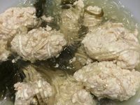 簡單料理 - 雞肉豆腐丸海帶芽粉絲湯