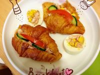 可頌鮪魚方便早餐