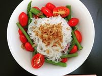 蕃茄蘆筍芋絲柚子醋沙律