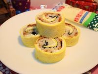 雙色蛋皮肉鬆壽司 【滿分早點X桂冠沙拉】