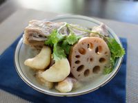 蓮藕菱角排骨湯