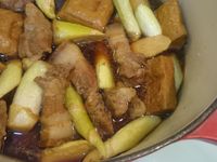 一鍋搞定晚餐-古早味茭白筍豆干滷肉