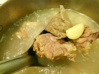 松香豬腩排肉骨茶