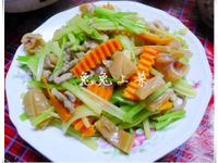 芹菜炒魷魚