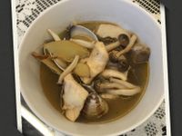 麻油香菇蛤蜊肉片湯