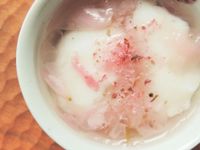 【Tomiz小食堂】櫻香牛奶蕨餅