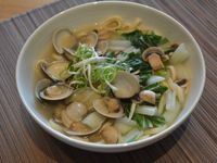 蛤蜊雞湯麵