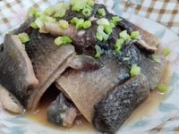 蒲燒虱目魚皮