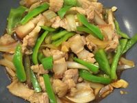 青椒洋蔥炒五花肉
