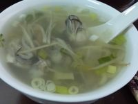 酸菜蚵仔湯