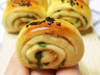 小布利蔥香肉鬆捲