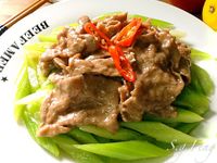 西芹炒牛肉