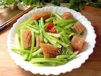 芹菜炒魷魚