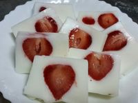 草莓鮮奶凍