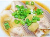 【電鍋食譜】醬蒸鯛魚片