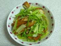 芹菜炒甜不辣