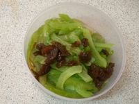 涼拌梅子苦瓜